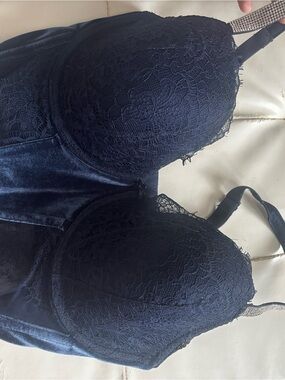 Victoria’s Secret Navy Lacy Bustier Bra